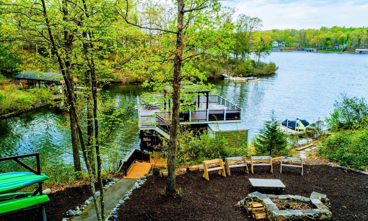 Mineral House | Lakefront Lake Anna Views, Boat Dock, Firepit, Dec