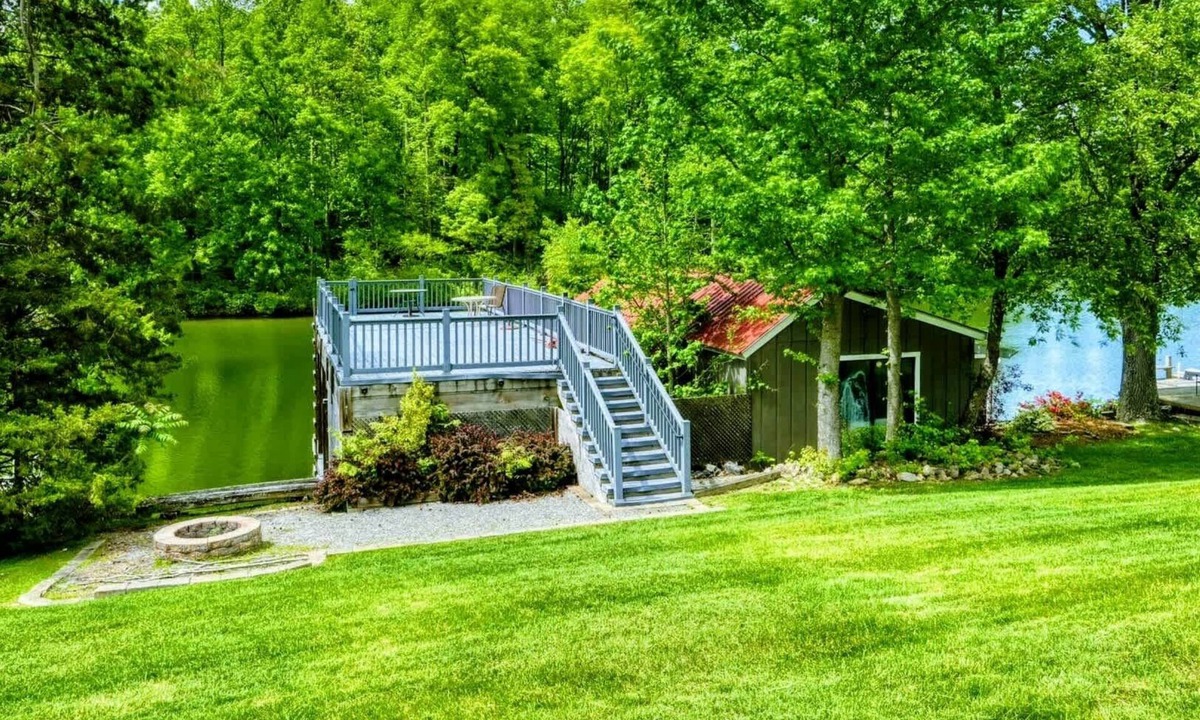 Mineral House | Lakefront Lake Anna with Dock, Deck, Fire Pit