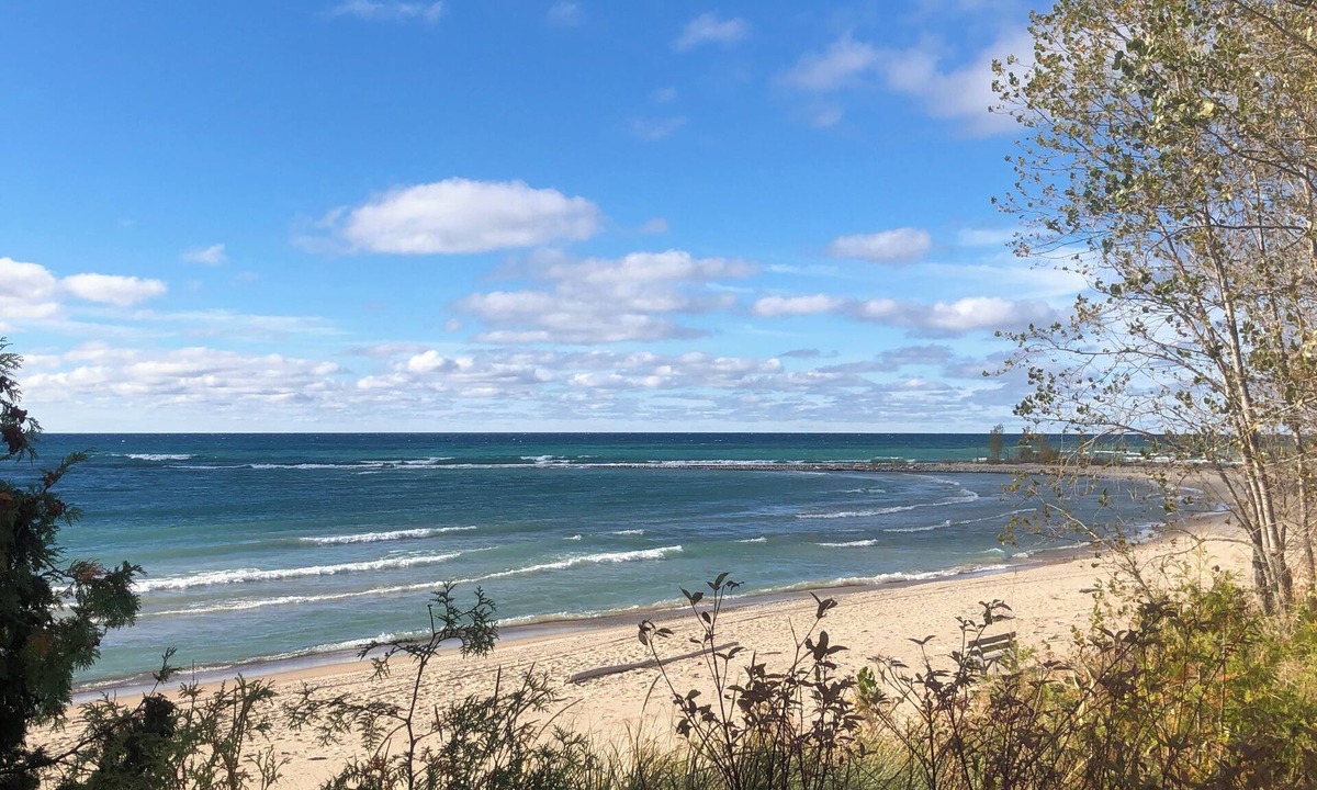 Kincardine House | Lakefront Leisurely Hideaway - Private and Peaceful