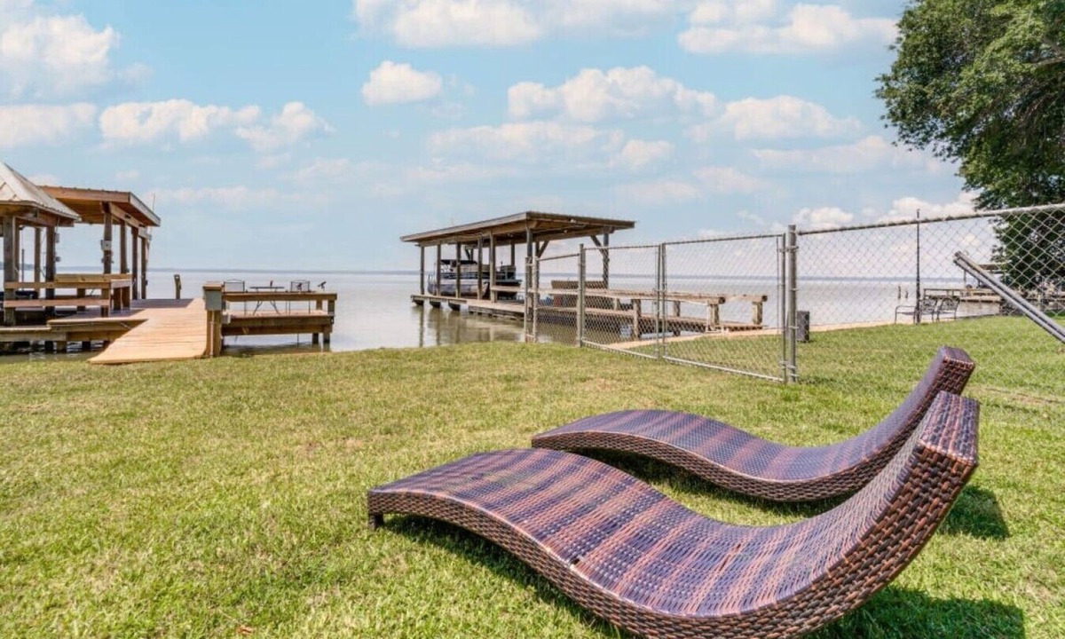West Livingston House | Lakefront Livingston Retreat w Dock & Fire Pit!