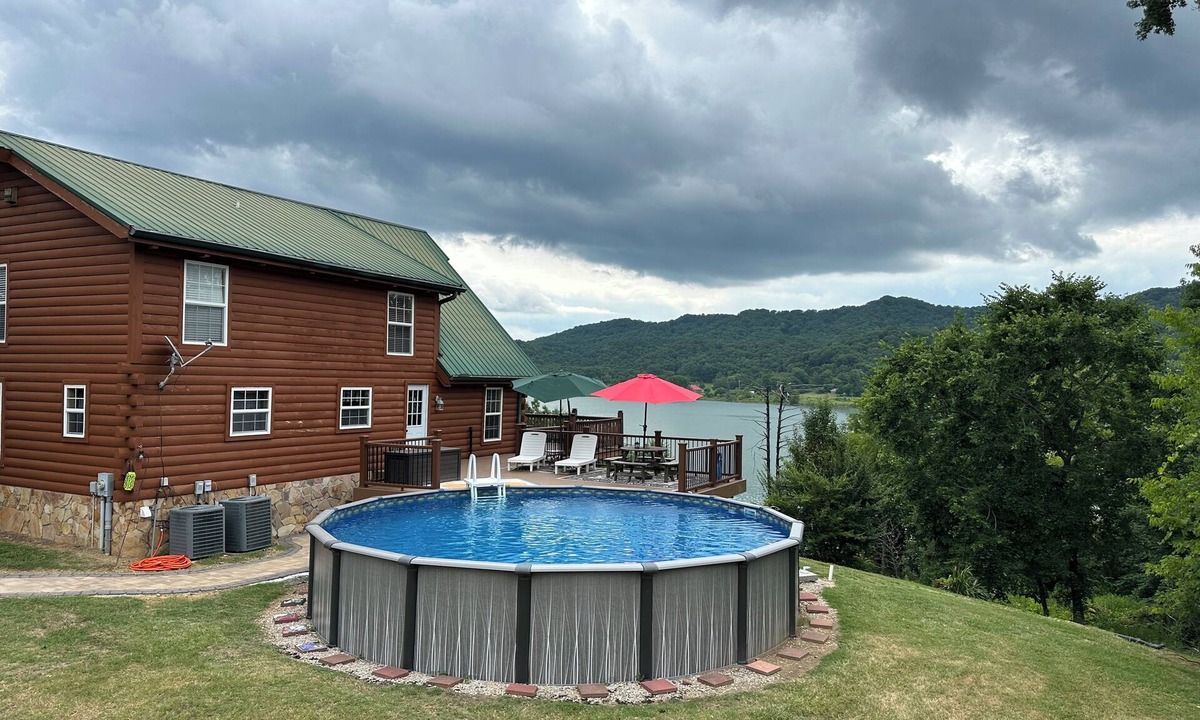 Bean Station House | Lakefront log cabin on stunning Cherokee Lake!