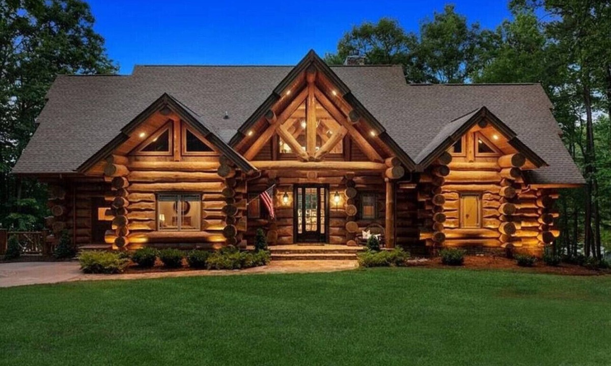 Mayhew House | Lakefront Log Home with Dock, Firepit, Kayaks