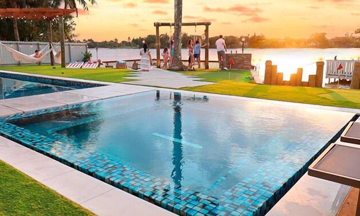 Miami Gardens House | Lakefront Luxe Near Hard Rock Stadium Pool & BBQ