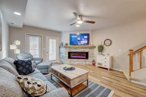 Lake Delton House | Lakefront Luxury for Families or Couples