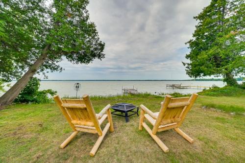 Cheboygan House | Lakefront Michigan Abode w/Deck & Fire Pit!