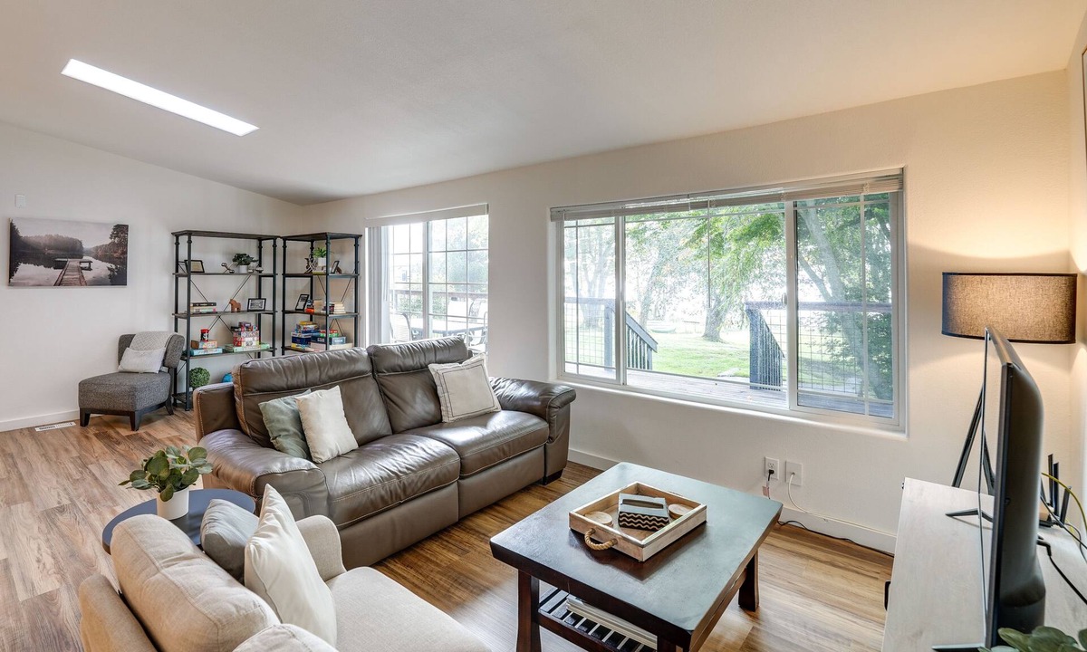 Clear Lake House | Lakefront Mount Vernon Home w/Private Dock!