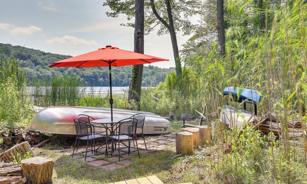Mahopac Cabin | Lakefront New York Abode w/Deck, Grill & Fire Pit