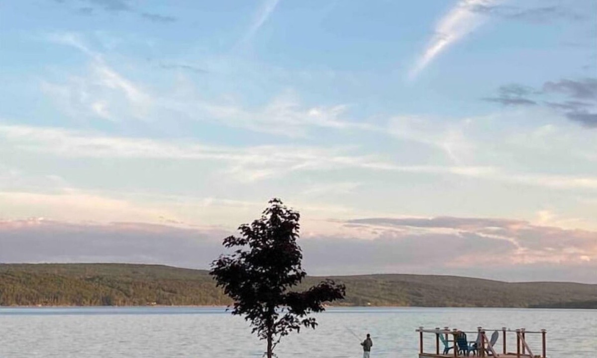 Baddeck Cottage | Lakefront Oasis