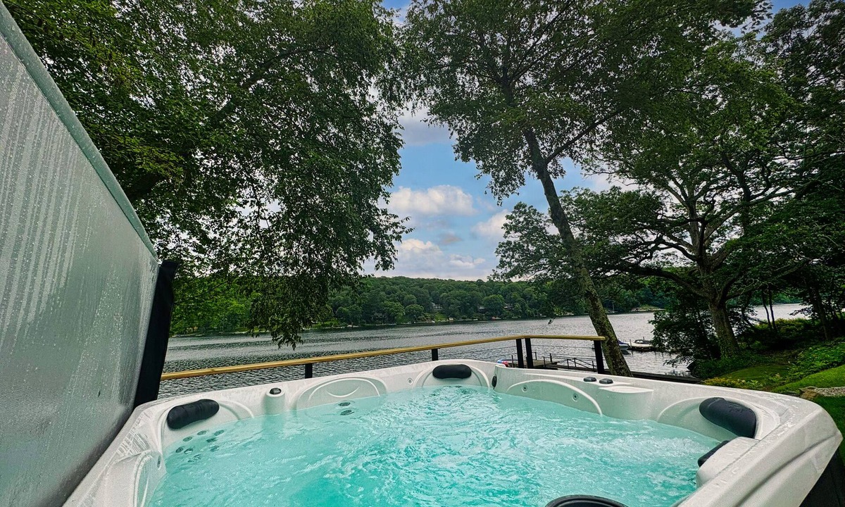 New Milford House | Lakefront Oasis - Kayaks - Hot Tub - Fire Pit