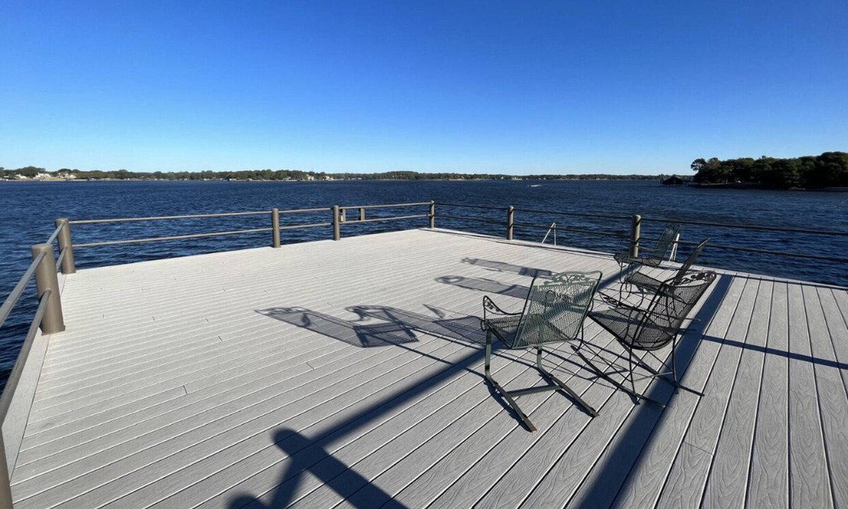 Malakoff House | Lakefront on open water w/fire pit, boat dock/party deck, paddle boards & kayak