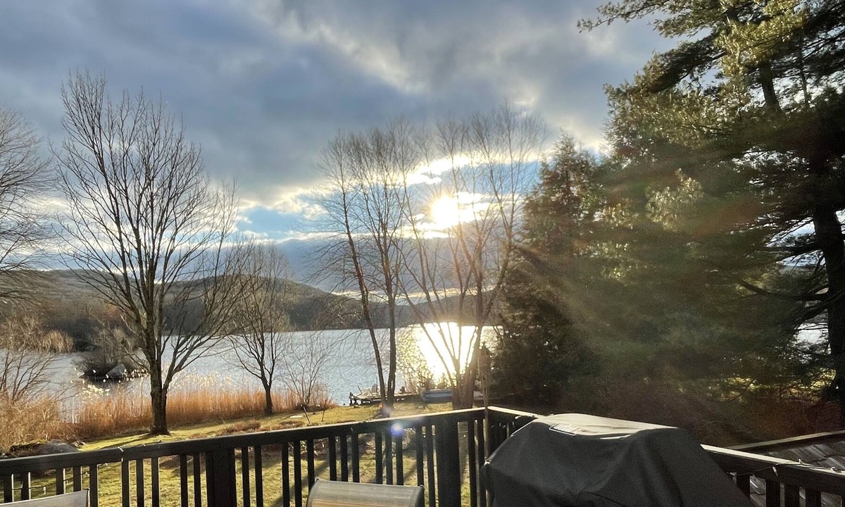 Carmel House | Lakefront Paradise One Hour From Manhattan