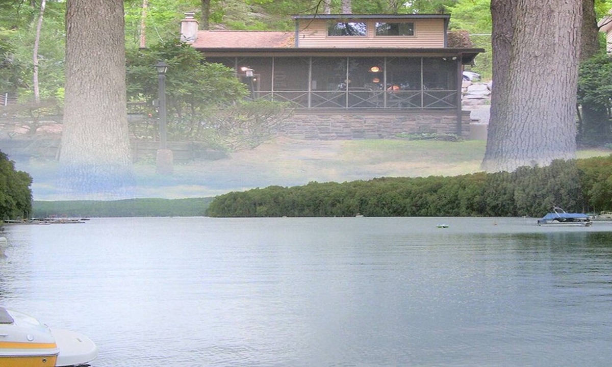 White Mills House | Lakefront Paradise near everything!
