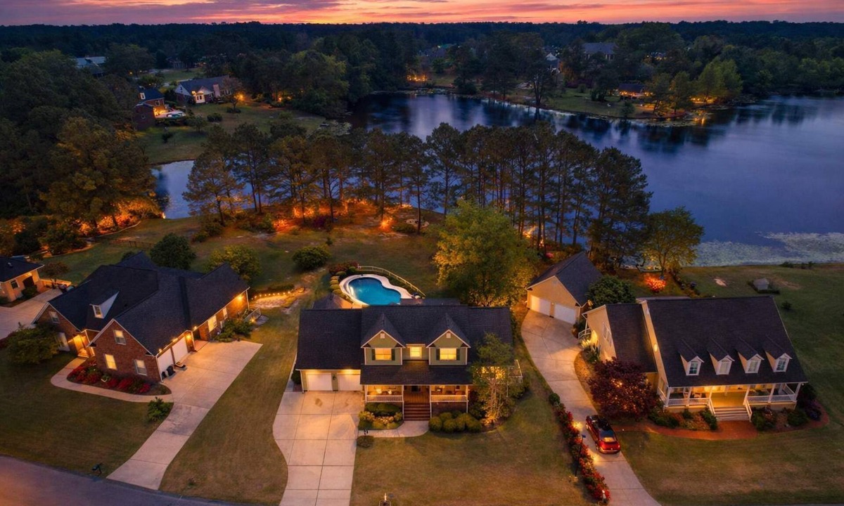 Hope Mills House | Lakefront Pool Retreat | Sleep 18 | Pool + Firepit
