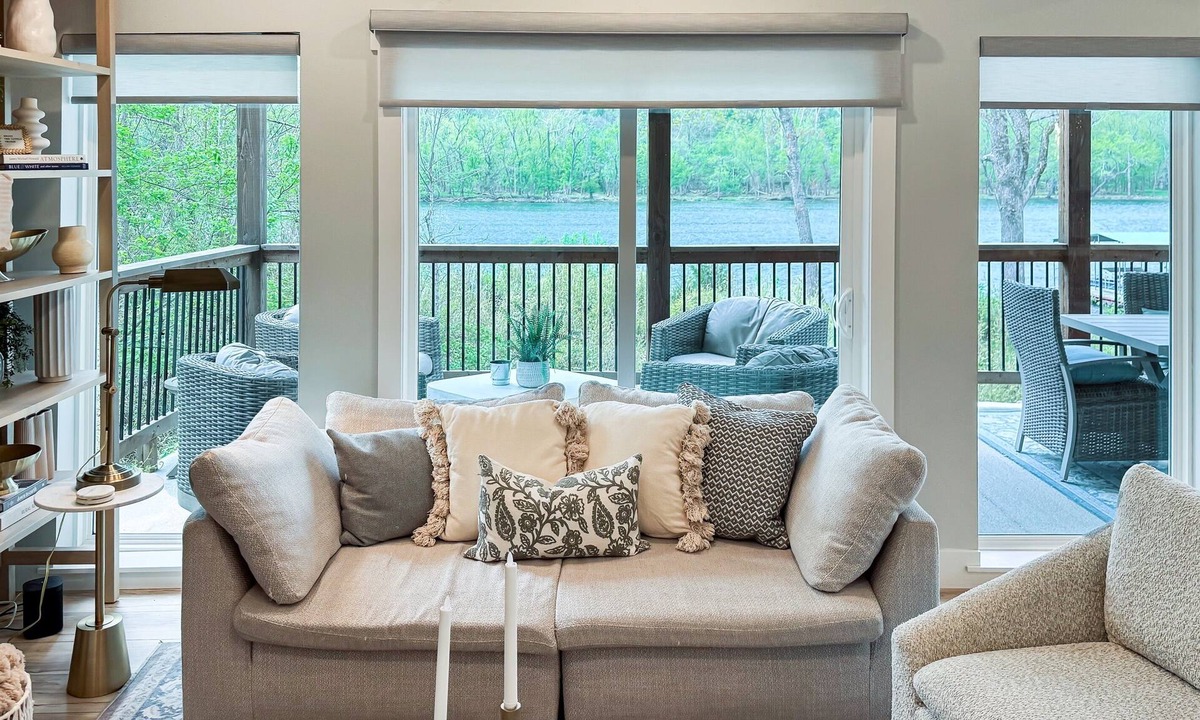 Branson House | Lakefront, Private Hot Tub, By Downtown Landing | Mini Pearl