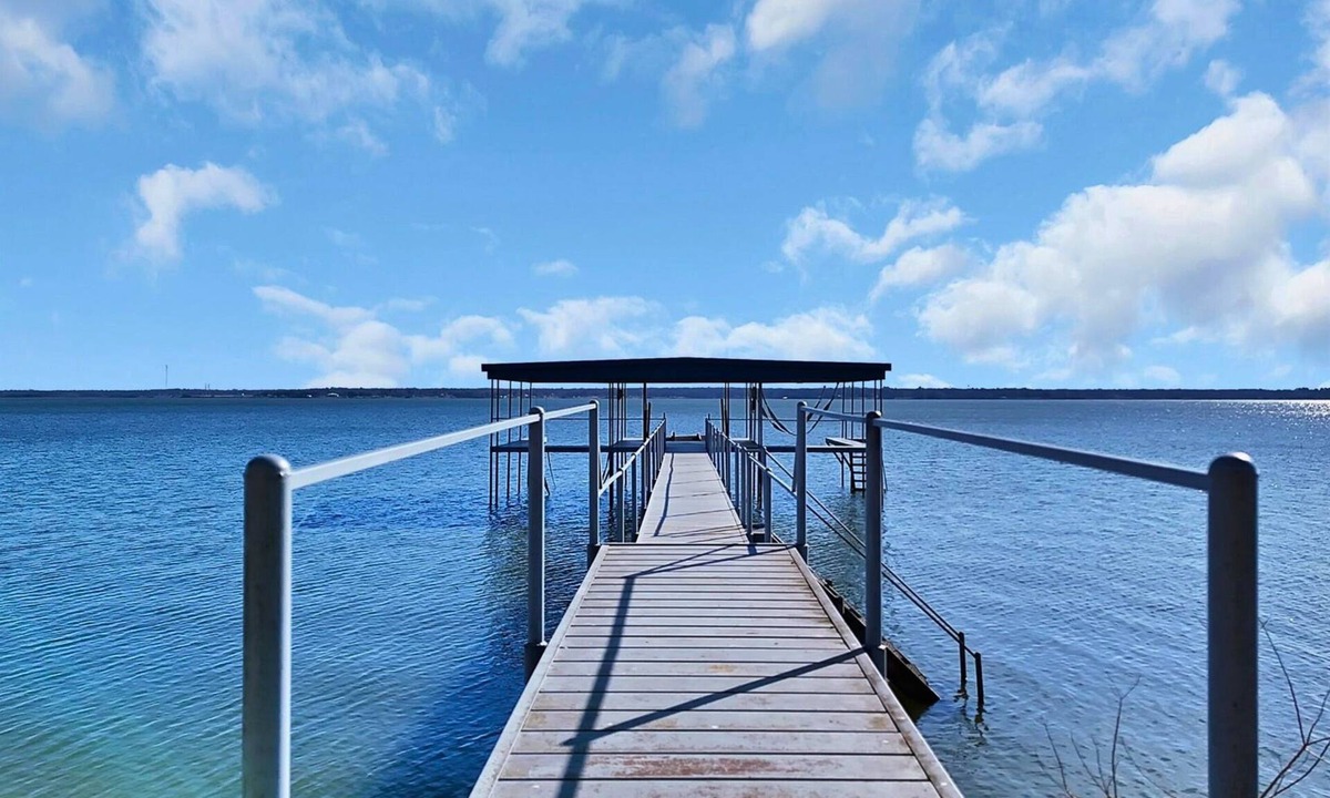 Quinlan House | Lakefront | Private Dock | Games | Guest House