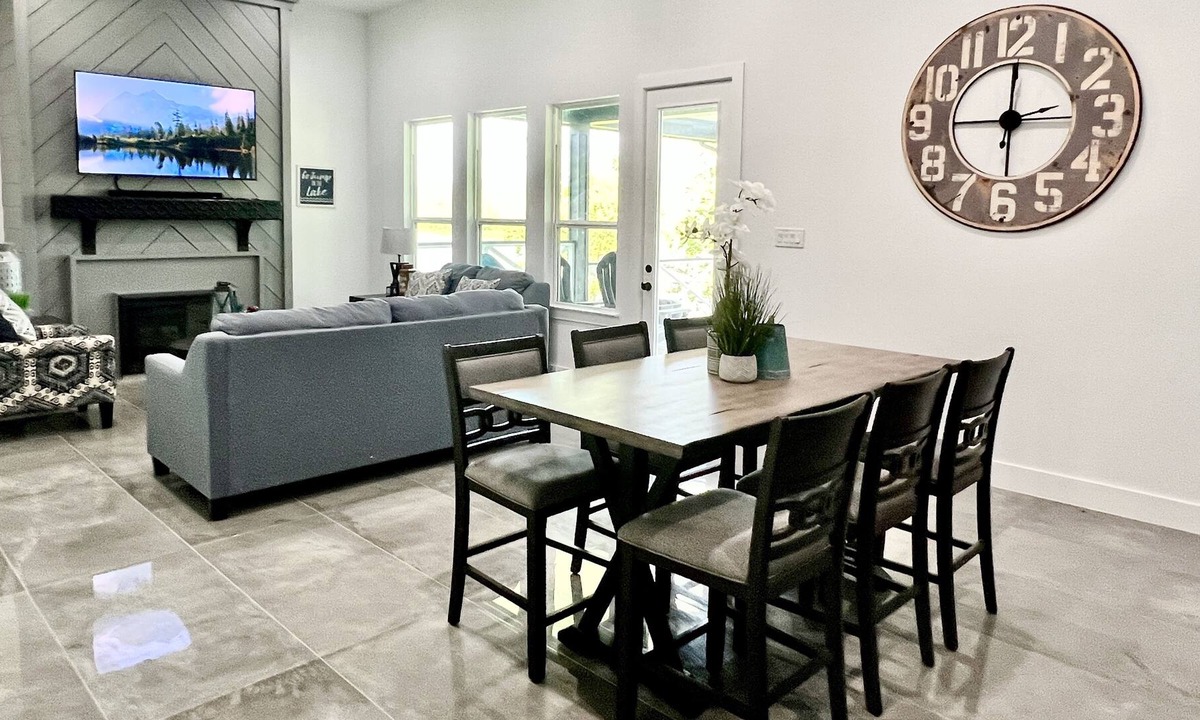 Trinity House | Lakefront property located in a private golf course community