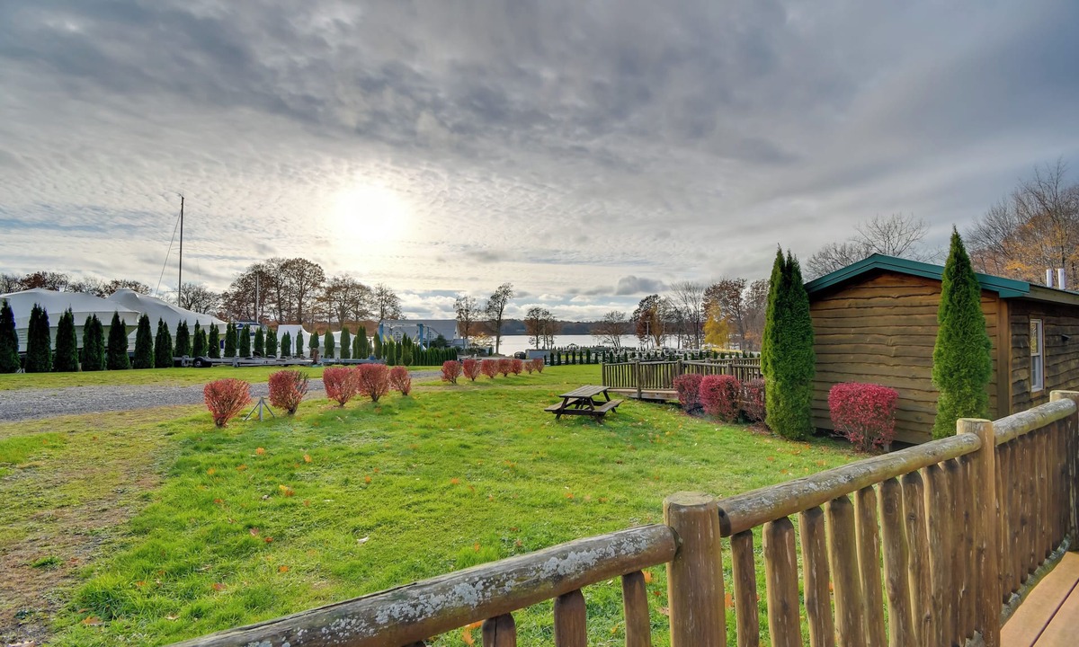North Rose Cabin | Lakefront Relaxation & Fun: Sodus Bay Cabin 3