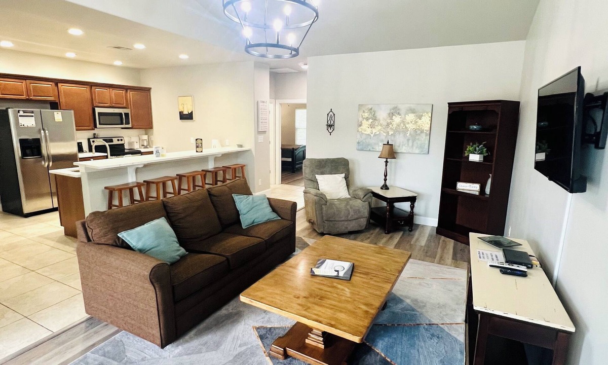 Grove House | Lakefront Resort Townhome with Swimming Pool and Boat Slips On Site