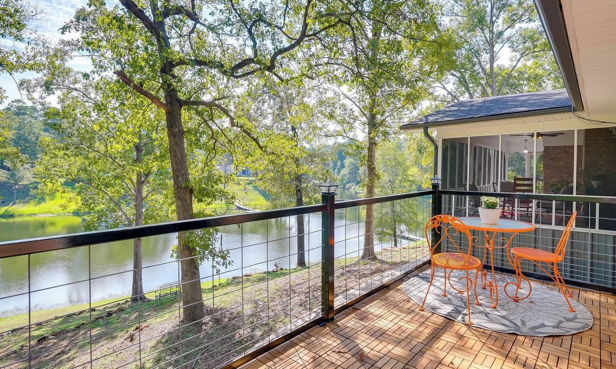 Jefferson Cottage | Lakefront Retreat in Jefferson w/Screened Porch!