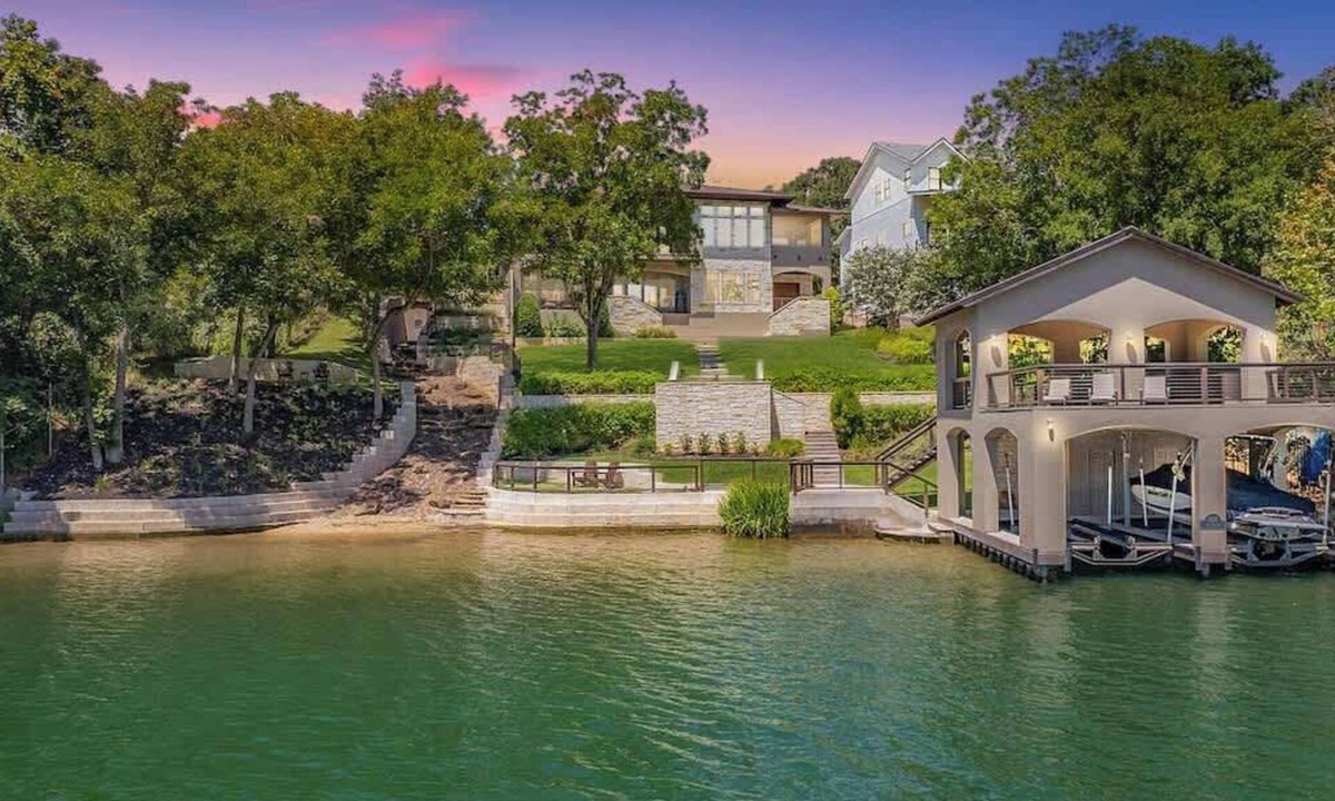 Apache Shores House | Lakefront Retreat - Mini Beach, Dock