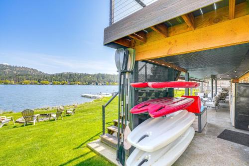 Tumtum House | Lakefront Retreat with Kayaks, Paddle Boards and Deck!
