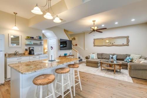 Bracey Apartment | Lakefront Retreat w/Dock, Patio & Grill in Bracey