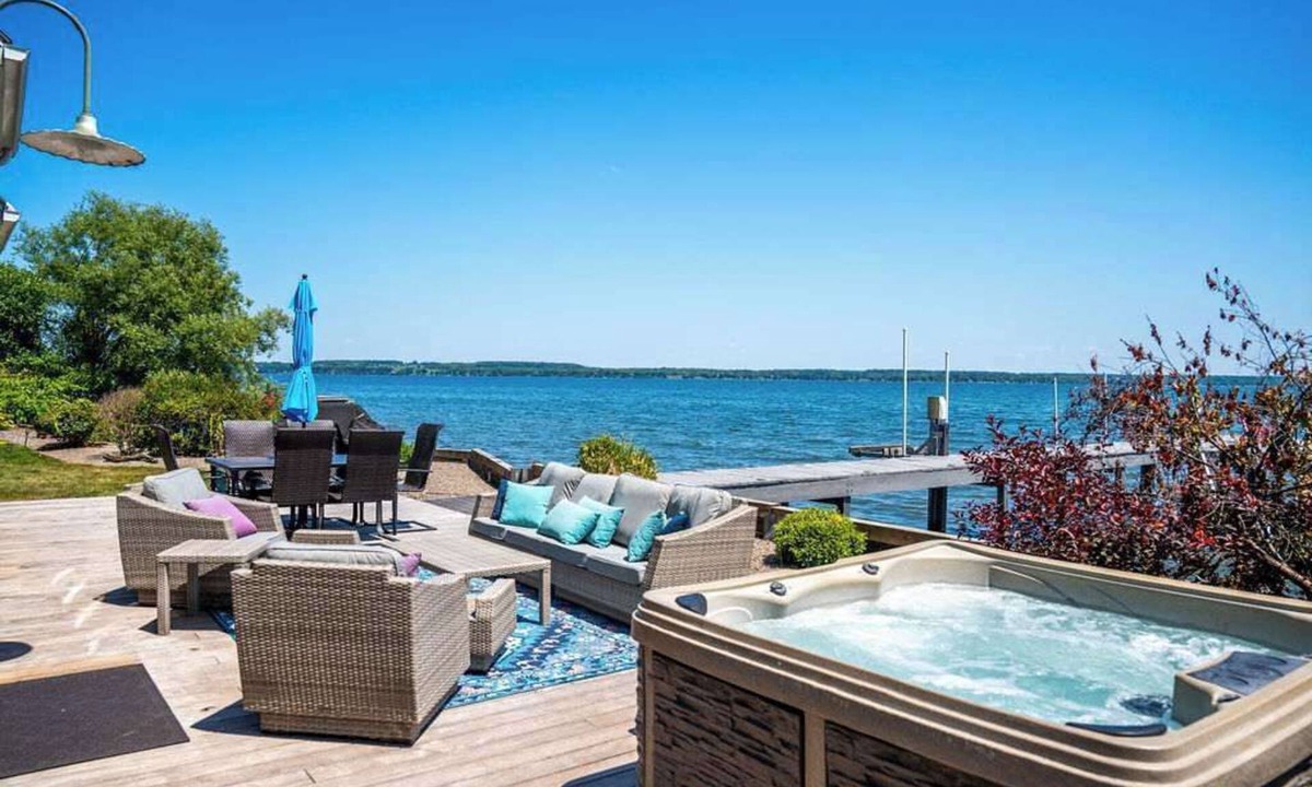 Geneva House | Lakefront Retreat w/Hot Tub & Kayaks