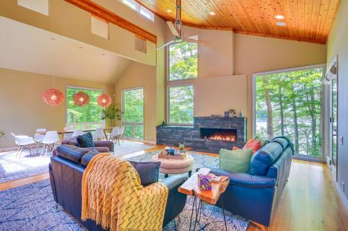 Roxboro House | Lakefront Roxboro Home w/Private Dock!