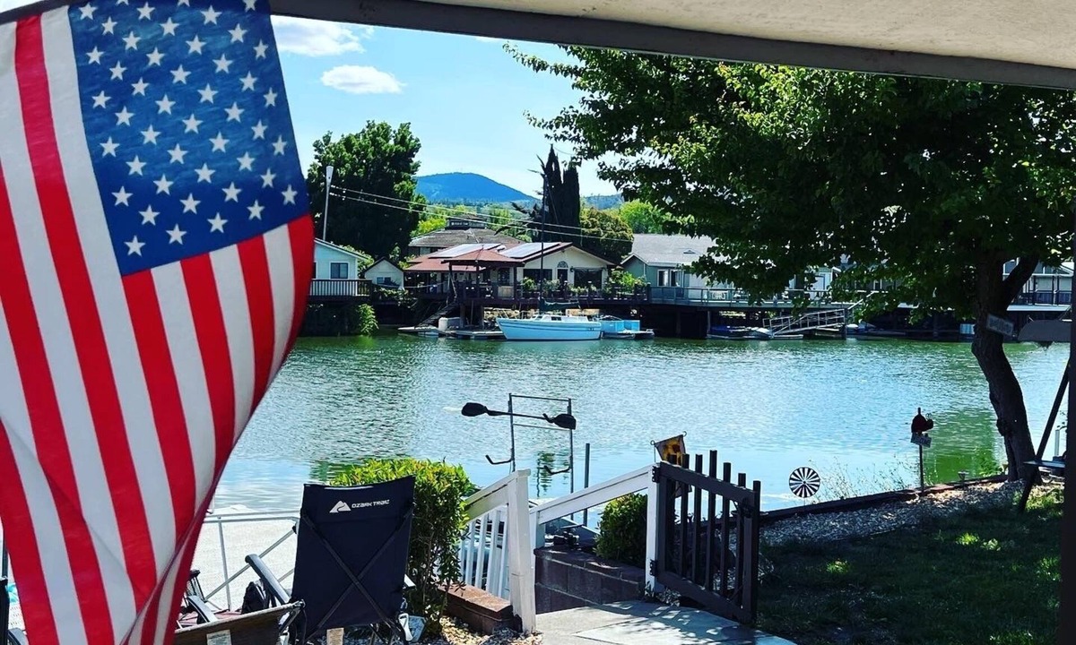 Clearlake House | Lakefront Serenity