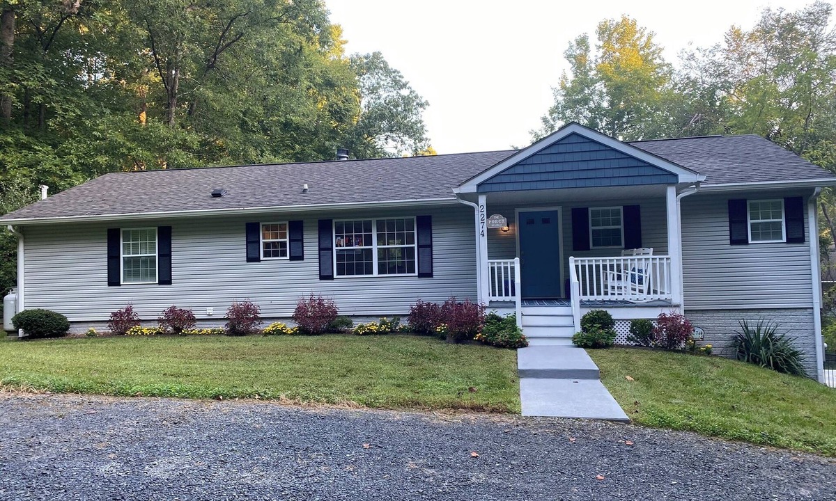Louisa House | Lakefront Single Family Home - Minimum 30-day rental
