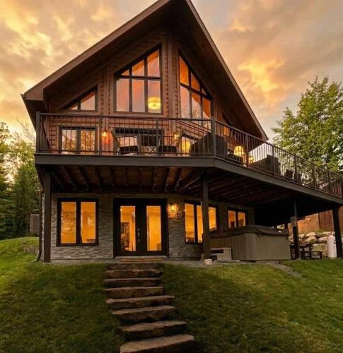 Sainte-Marguerite-du-Lac-Masson Ski Chalet | Lakefront - Spa - Pool table - Mistral 154