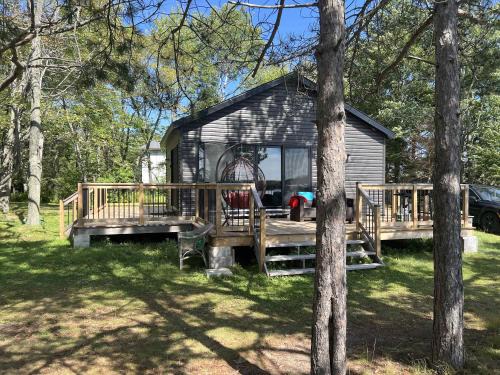 Carling House | Lakefront Studio Cottage #8