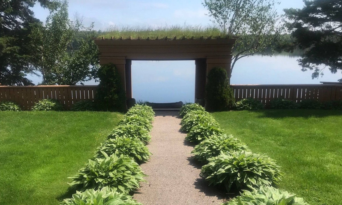 Cole Harbour House | Lakefront Suite