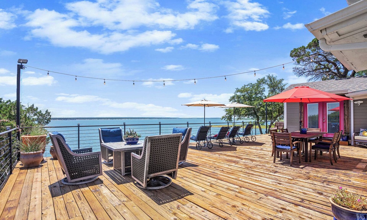 Whitney House | Lakefront Sunset Views