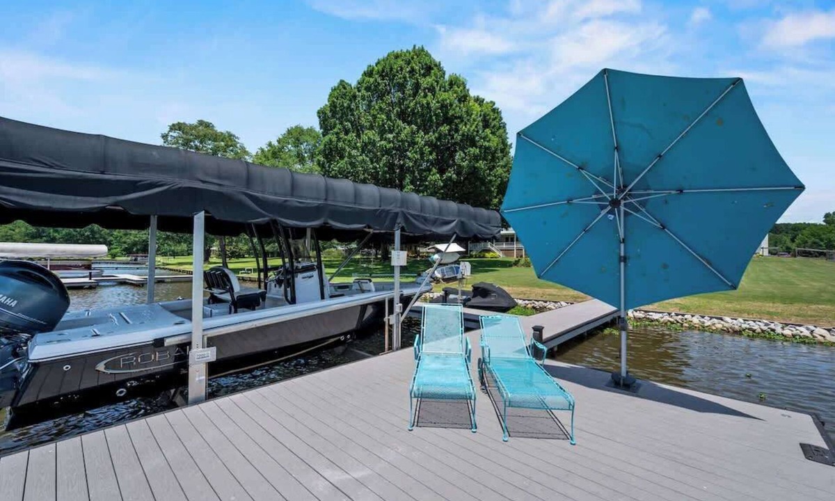 Lake Oconee House | Lakefront Sunsets @ Blue Heron Hideaway!