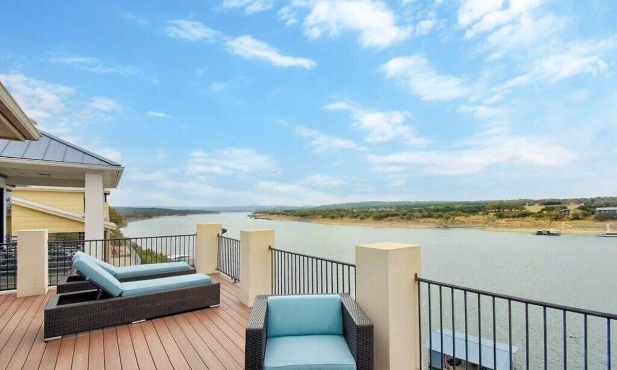 Briarcliff House | Lakefront swim/fish dock, hot tub, game room
