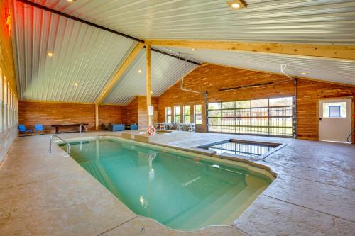 Quinlan House | Lakefront Texas Gem w/Indoor Pool & Water Access