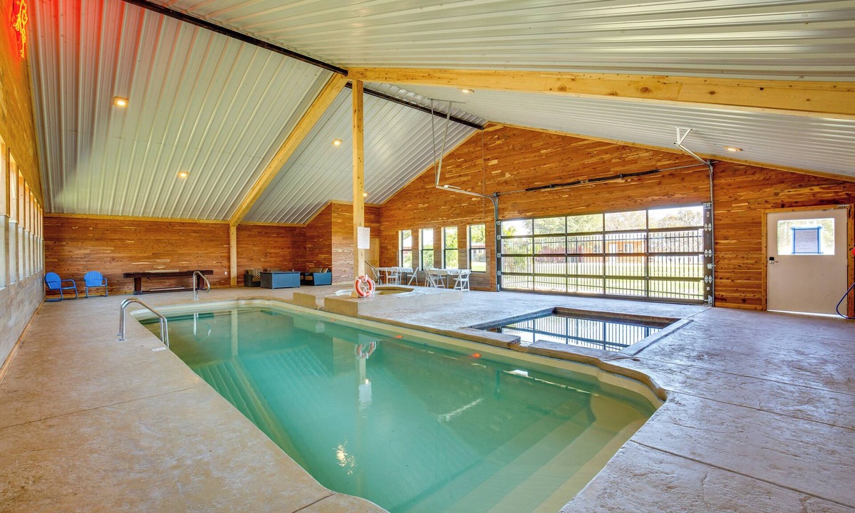 Quinlan Cabin | Lakefront Texas Gem w/Indoor Pool & Water Access