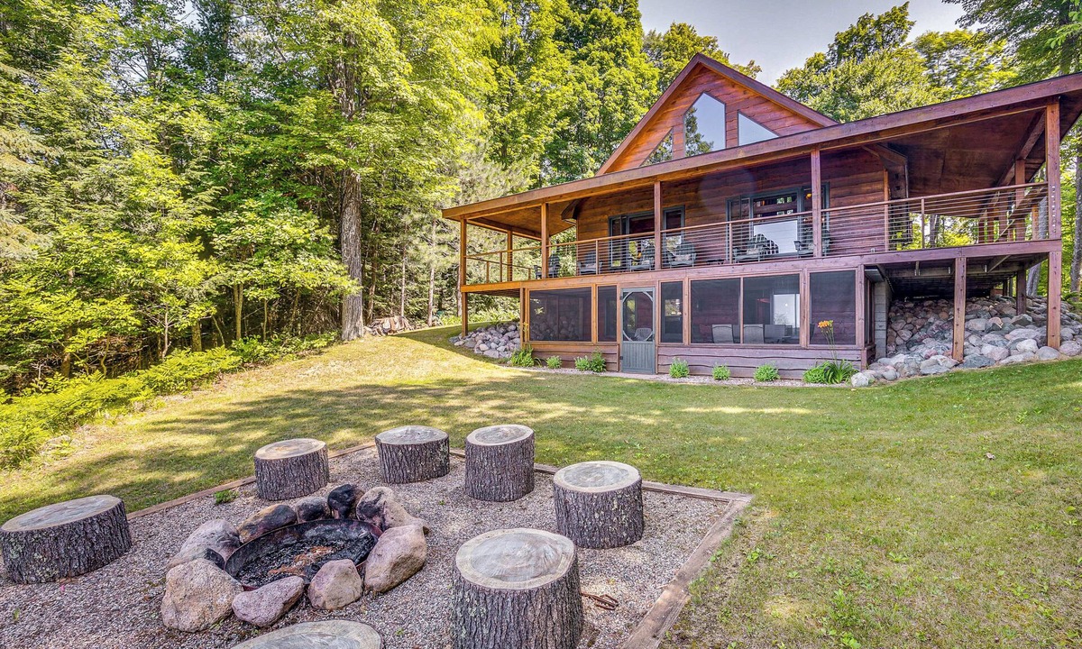 Townsend Cabin | Lakefront Townsend Cabin w/Fire Pit, Private Dock