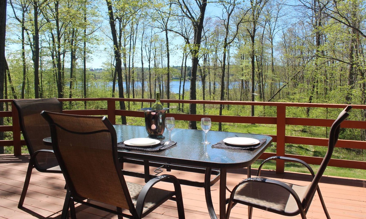 Rotterdam Junction House | Lakefront vacation rental near Saratoga race track
