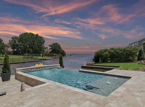Kemp House | Lakefront Villa 5BR w Private Pool Boat Parking Golf and Tennis