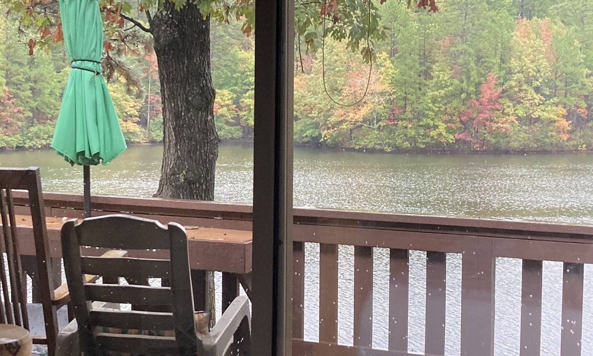 Hot Springs Village House | Lakefront W 6 per Spa, sauna,& 7 kayaks!
