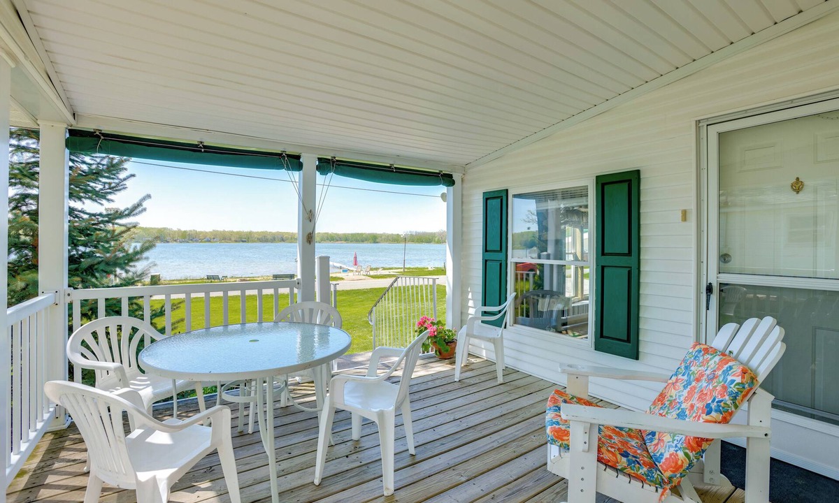 Fountain Cabin | Lakefront w/Beach Access: Deck, Dock & Grill!