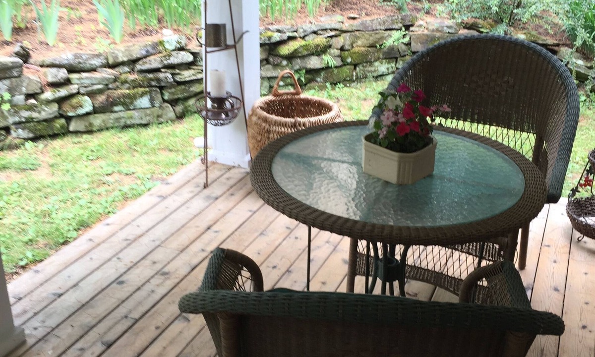 Winthrop House | Lakefront with everything a summer vacation in Maine should be.