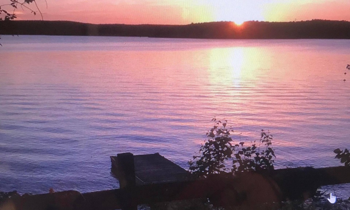 Hawley House | Lakefront with pool table