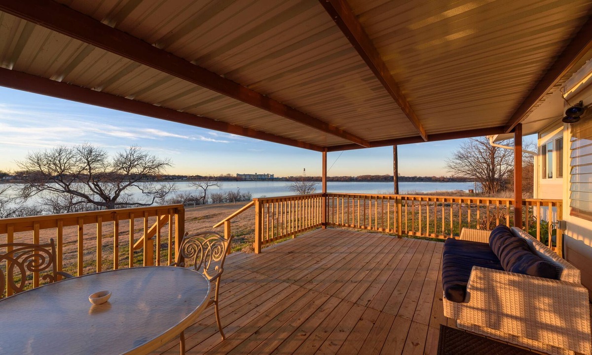 Frisco House | Lakehouse Bungalow-Frisco Location