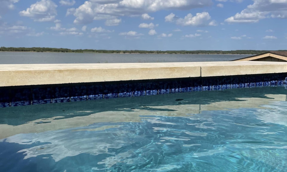 Kemp House | Lakehouse with Pool and Steam Room