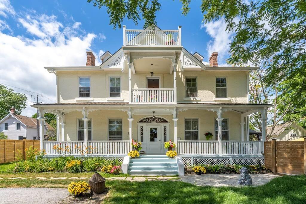 Cobourg Villa | Lakehurst Estate