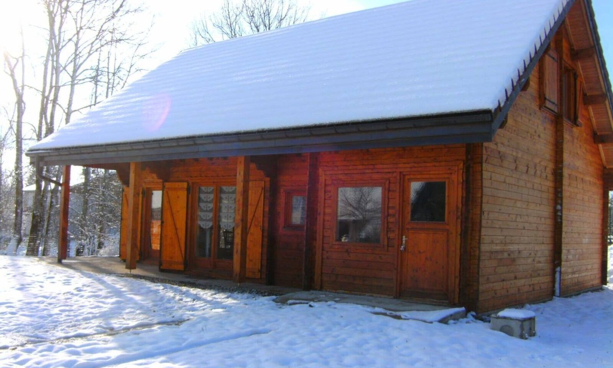 Le Frasnois Ski Chalet | LAKES, MOUNTAINS, HEDGEHOG WATERFALLS,