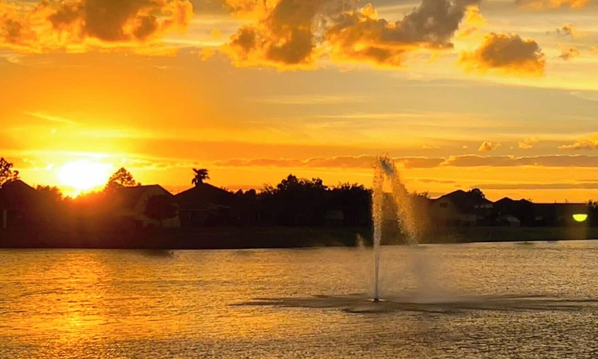 Manvel Cottage | Lakes near Golf Course and Medical Center, gorgeous outdoors, Open Sunset View.